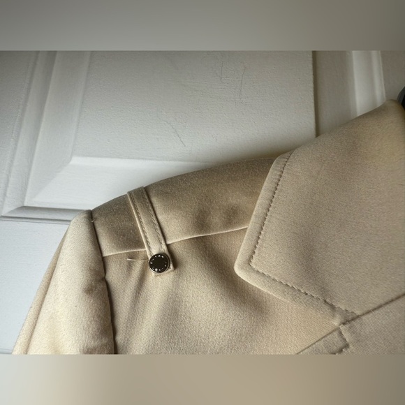Tahari Arthur S Levine Beige Single Breast Woman’s 2 Button Blazer Size 12 EUC - Picture 9 of 13